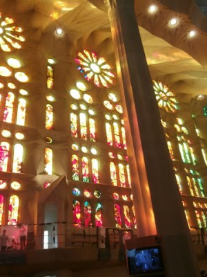 The Sagrada Familia By Antoni Gaudi – A Look&nbsp;Inside